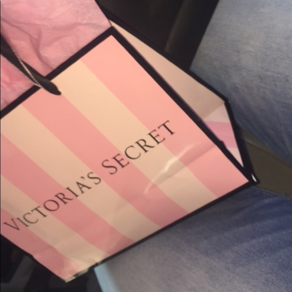 Meet your Posher, Aisha